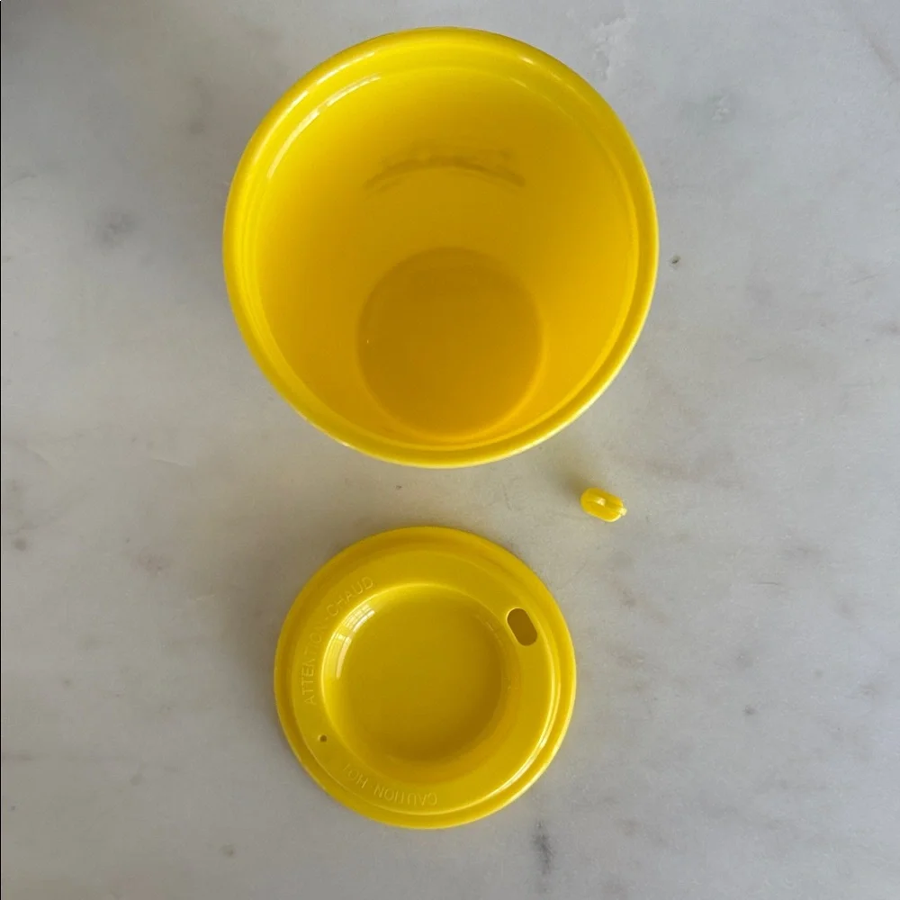 La La Land 12 ounce BPA Free 2026 Yellow Cup Day Reusable Cup with Heart Stopper - Picture 3 of 4